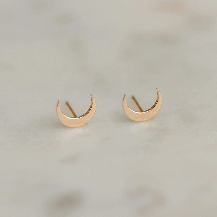 Everyday Larger Crescent Moon Earring - Yellow Gold